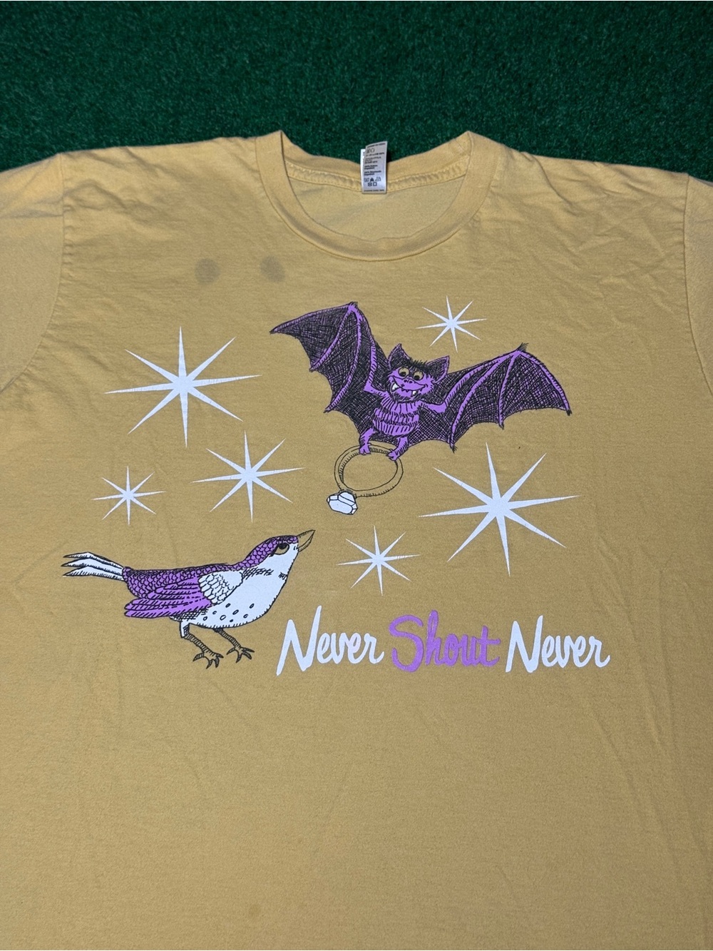 Never Shout Never Band T-Shirt Vintage Y2K Emo Alt Yellow Graphic Medium Grunge - Picture 2 of 9